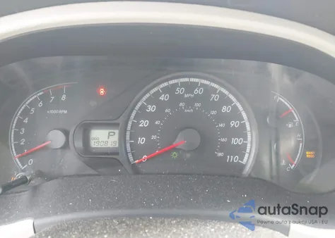 2011 Toyota Sienna Base V6 z USA, uszkodzony, nr VIN 5TDZK3DCXBS146784